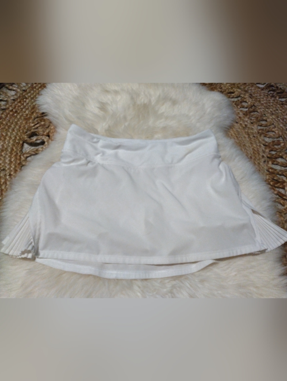 Lululemon Play Off The Pleats  white skirt size 6